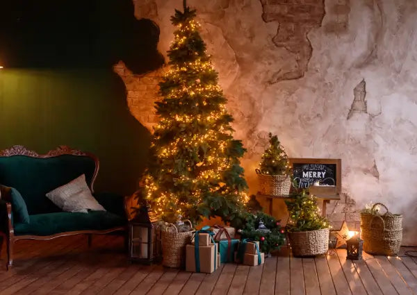 How to Put Lights on a Christmas Tree