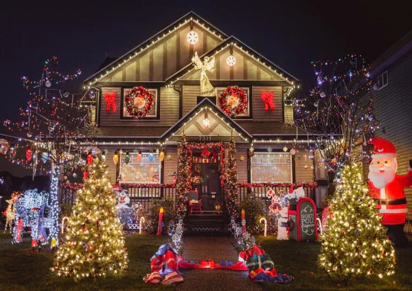 4 Amazing Outdoor Christmas Decorating Ideas